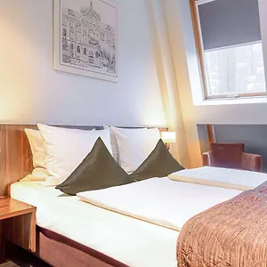 Ramada By Wyndham Frankfurt Centre 4*, Frankfurt am Main Tyskland
